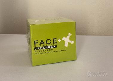 Maschera viso punti neri