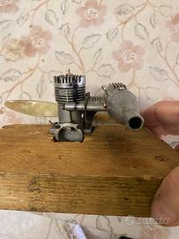 Motore scoppio aereo