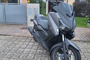 YAMAHA X-MAX 250 ABS