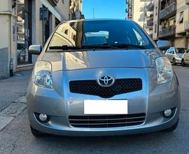 Toyota Yaris 1.0 3 porte Sol