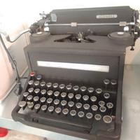 Macchina da scrivere Olivetti M40