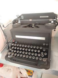 Macchina da scrivere Olivetti M40