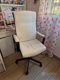 poltrona scrivania ikea con ruote