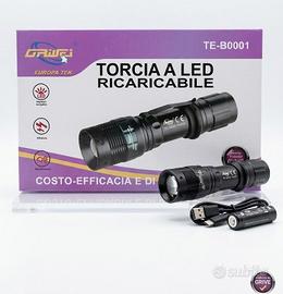 Torcia LED Potente Ric. -Zoomable, Impermeabile.
