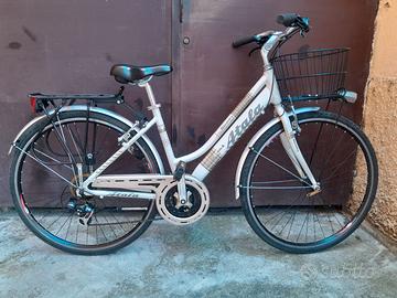 City bike Itala. Im  alluminio e Peugeot
