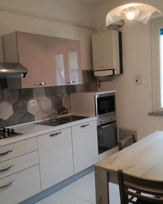 Tre camere, lungomare nord, vicino al centro