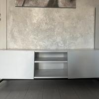 Mobile TV stile industrial