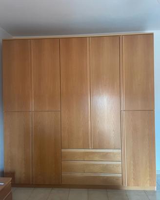 Armadio in legno camera da letto