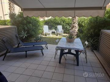 Ceriale bilocale con giardino e box