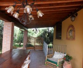Cecina bifamiliare indipendente