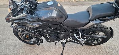 Benelli trk 502x 