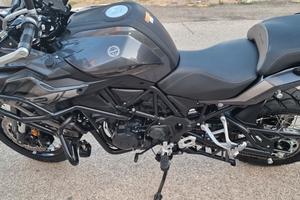 Benelli trk 502x 