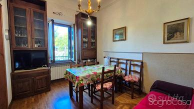 Appartamento di 92 m² con 4 locali e box auto a Fi