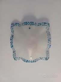 lampadario con elementi blu