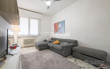 AMPIO QUADRILOCALE LUMINOSO CON BALCONE