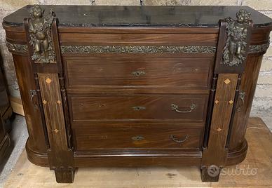 Comó antico e comodini fine 800