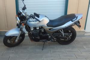 Kawasaki ZR 750  km 44.000 del 2004