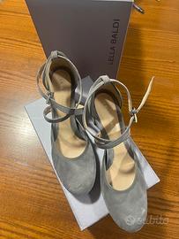 Decollette chiusura incrociata col grigio perla