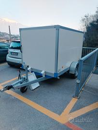 Carrello auto cassone chiuso Barthau 