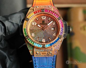 Orologi con diamanti colorati
