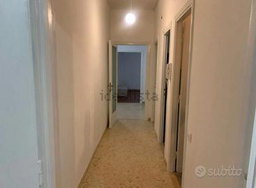 Pomezia quadrilocale con 2 balconi