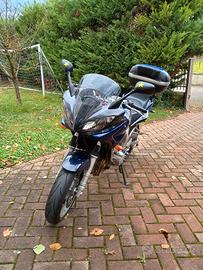 Yamaha FZ6 Fazer 600 blu elettrico del 2005