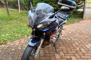 Yamaha FZ6 Fazer 600 blu elettrico del 2005