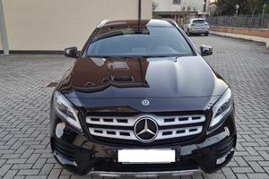 Mercedes -Benz GLA 180 AMG-Line Cambio manuale 6