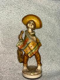 statuetta bimbo messicano.