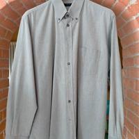 Due camicie uomo a quattro euro ciascuna 