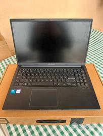 ASUS Vivobook 15 X1504VA 16GB 1TB pari nuovo