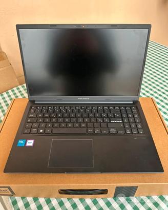 ASUS Vivobook 15 X1504VA 16GB 1TB pari nuovo