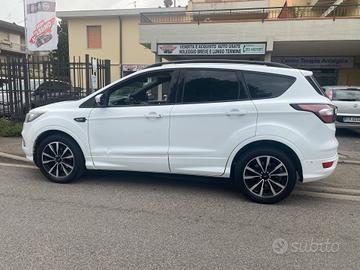 Ford Kuga 1.5 TDCI 120 CV S&S 2WD ST-Line