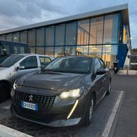 Peugeot 208 2021