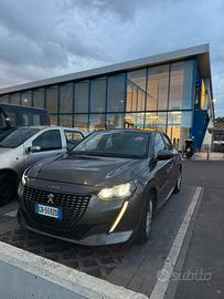 Peugeot 208 2021