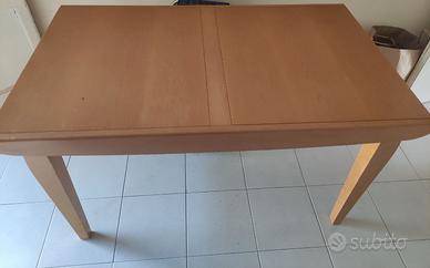 Tavolo allungabile a tendina