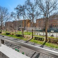 BILOCALE RISTRUTTURATO ADIACENTE ARGONNE M4