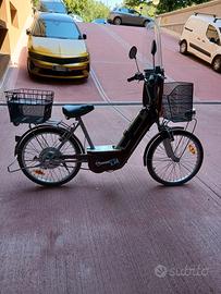 bicicletta elettrica usata pochissimo 