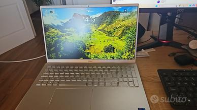 Dell Inspiron 5502 - 15.6  i7-1165G7 32GB RAM