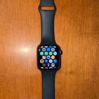 Apple Watch 6 uomo 44 tenuto molto bene