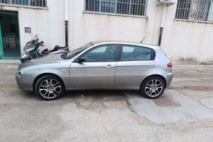 Alfa 147 moving