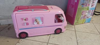 Camper dei sogni Barbie trasformabile con piscina