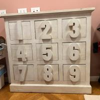 Mobile con numeri shabby chic