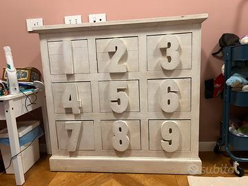 Mobile con numeri shabby chic