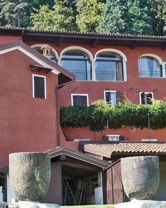 Villa di 680 m² con più di 5 locali e box auto dop