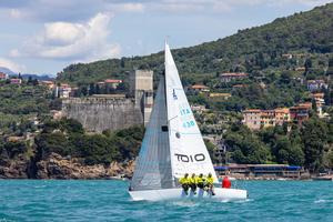 J24 da regata ITA 438 Rabbit