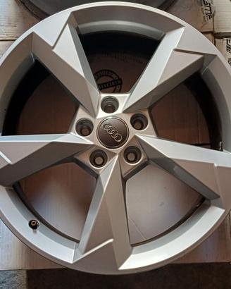 Cerchi lega originale Audi Q3 Q2 s.line misura 19
