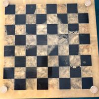 Scacchiera in alabastro