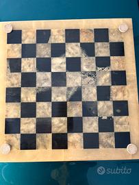Scacchiera in alabastro