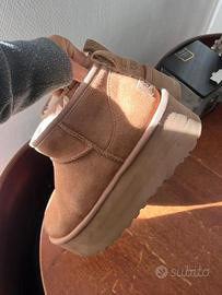 UGG MINI Botticino 41 Nuove Originali Unisex